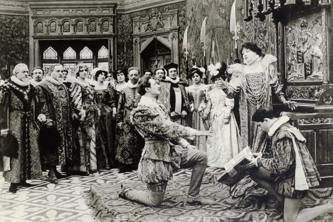 Lou Tellegen en Sarah Bernhardt in de film Les Amours de la reine Élisabeth (1912)